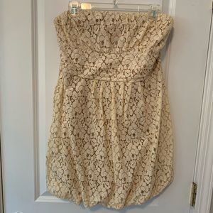 Women’s Strapless Dress